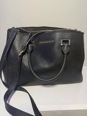 Michael Kors 2-way black bag.